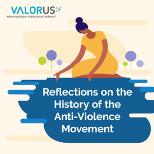 Reflexiones sobre la Historia del Movimiento Antiviolencia. Mujer sentada con la mano en el agua. Logotipo y eslogan de Valor US.