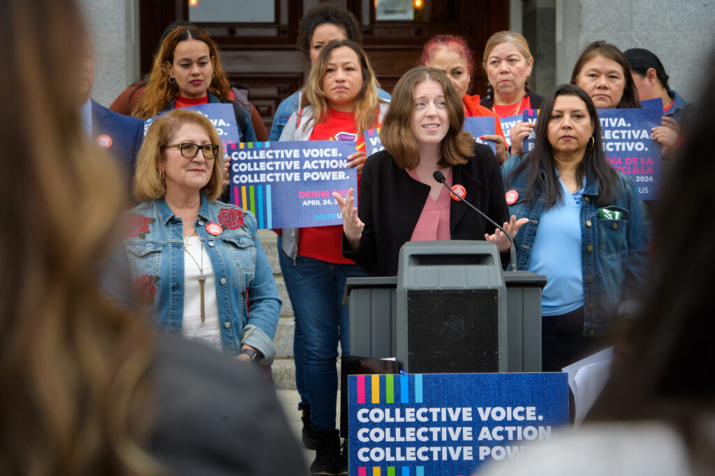 Krista Colon hablando en el California Denim Day Rally 2024 de VALOR.