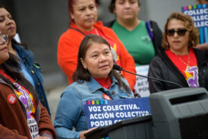 Amparo González hablando en el California Denim Day Rally 2024 de VALOR.